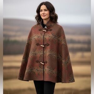 CALZEAT CELTIC COLLECTION, Made in Scotland, 100% Wool Cape/Poncho